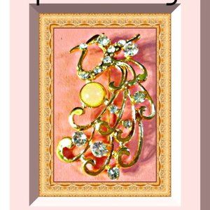 Gold Tone Peacock Design Brooch With Clear Crystals & White Bead